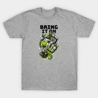 Space Battle Royale: Alien vs Astronaut - Bring It On T-Shirt